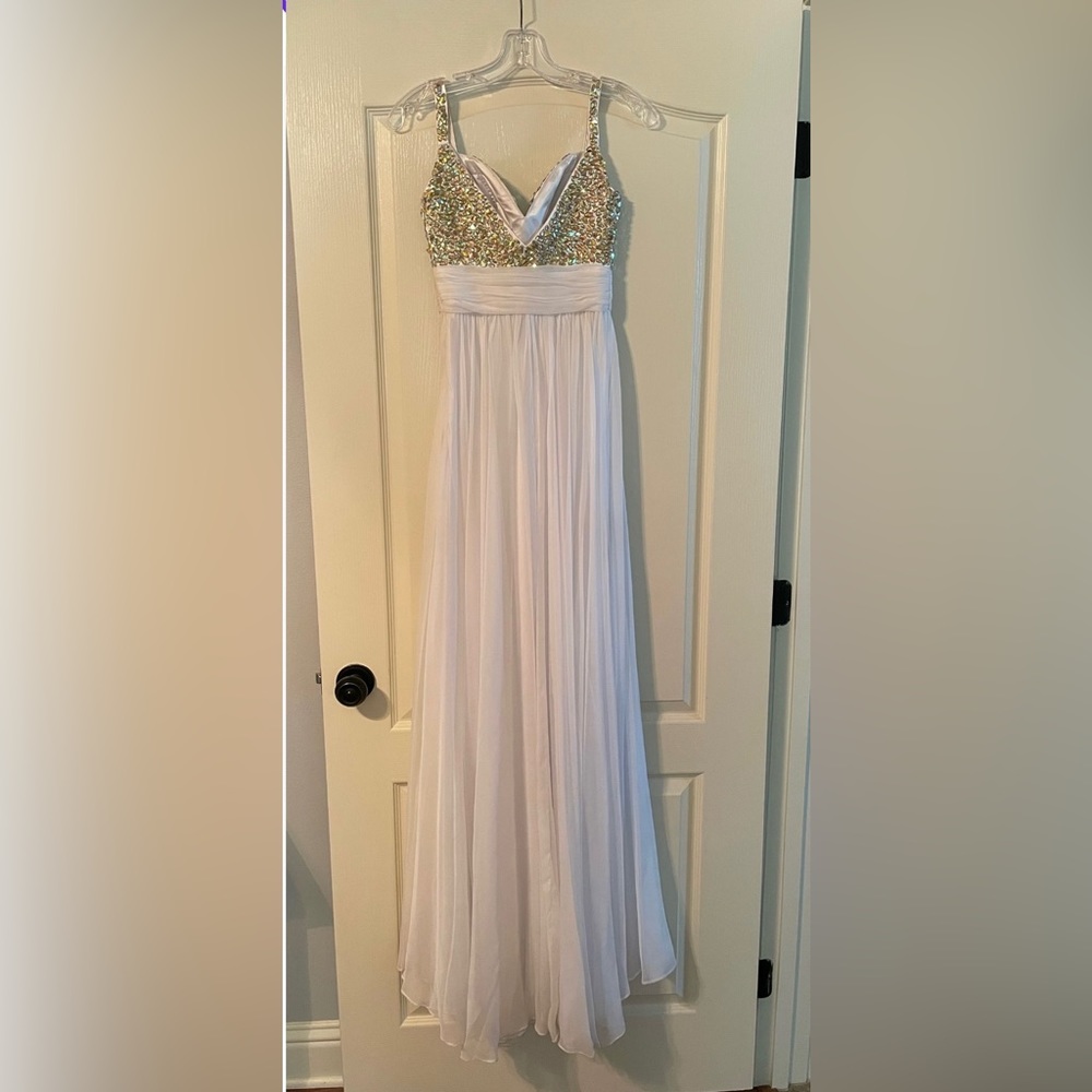 La Femme White Gown - Picture 2 of 5